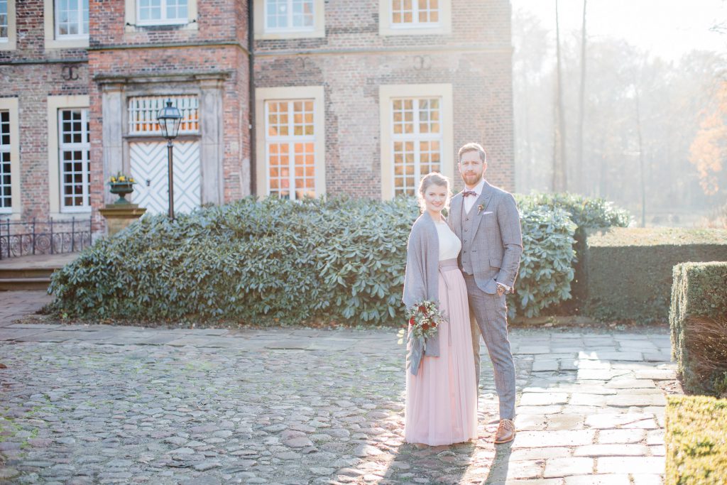 Braut und Bräutigam im Gegenlicht